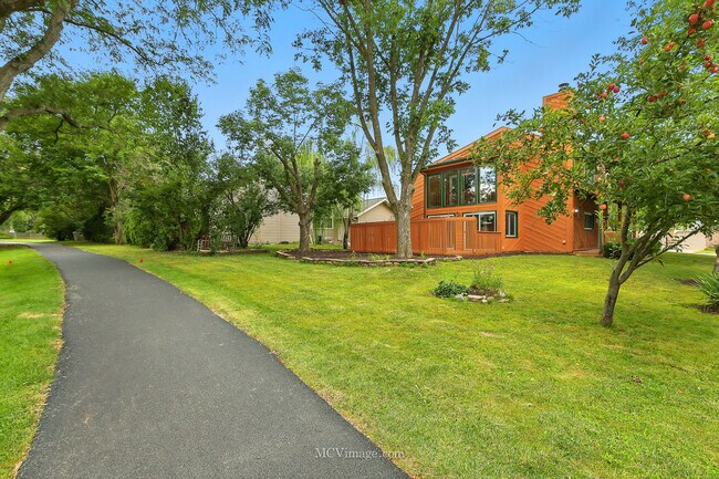 Building Photo - 2101 Babst Ct