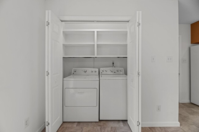 Building Photo - 3x2 Gem Nestled on Cul-DeSac in Premier Gated Marina Community!!