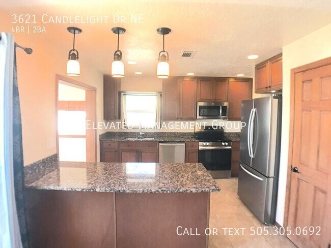 Building Photo - 3621 Candlelight Dr NE