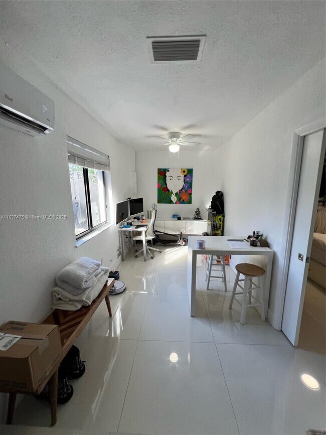 Building Photo - 15530 SW 68th Terrace