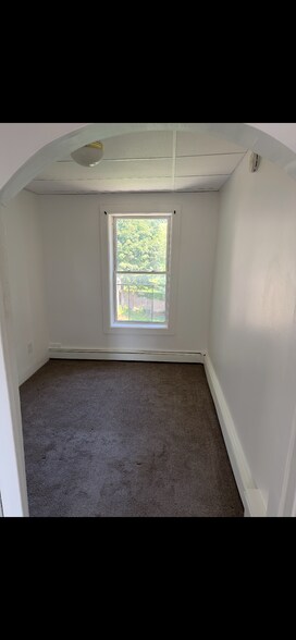 Building Photo - 828 2nd St