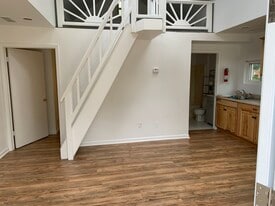 Building Photo - 2740 S Hacker Rd