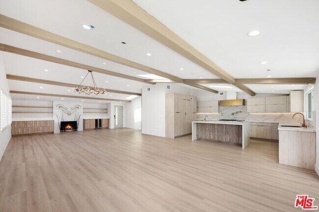 Building Photo - 1190 Bienveneda Ave