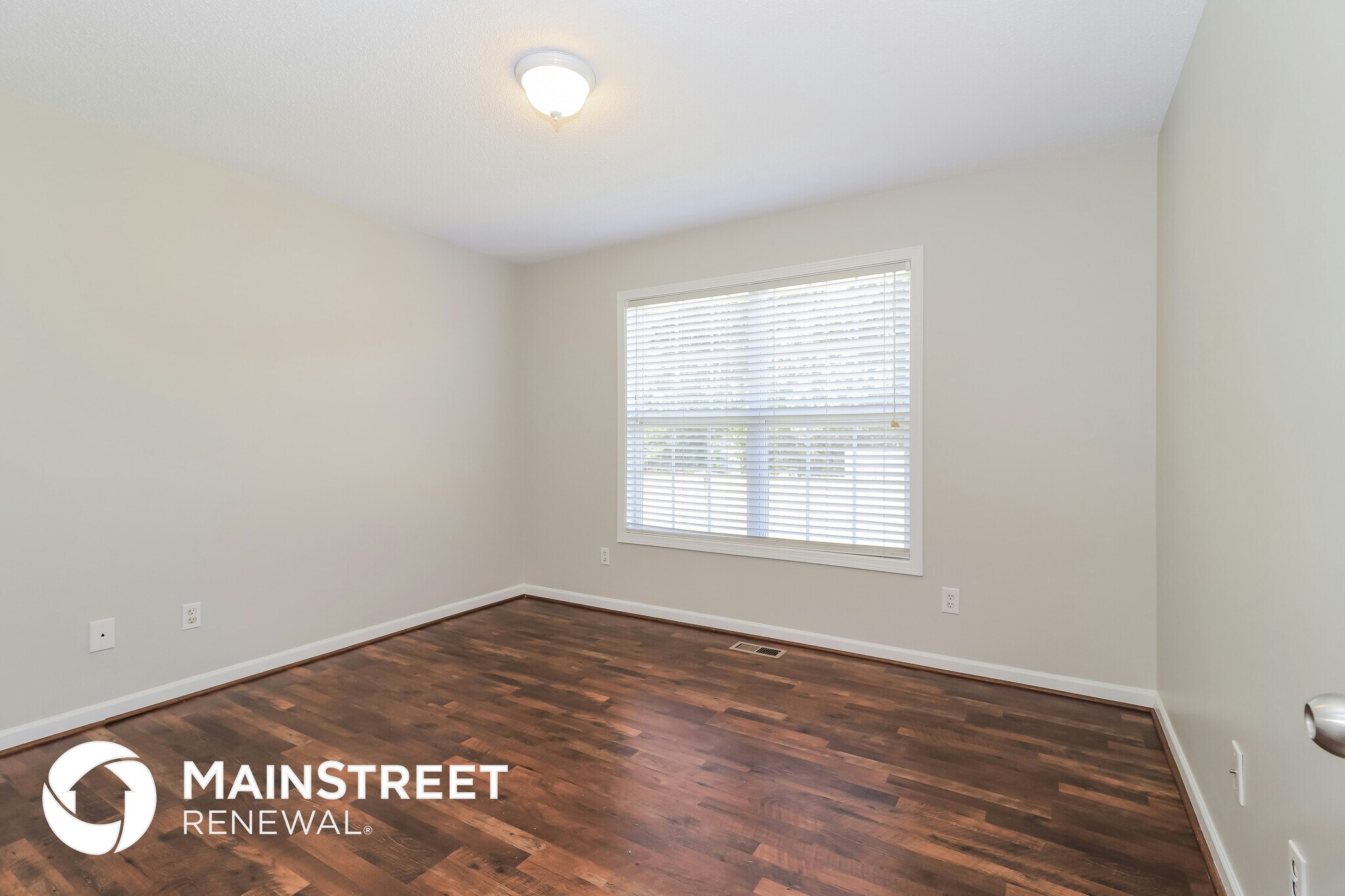 Building Photo - 13 Windrush Dr