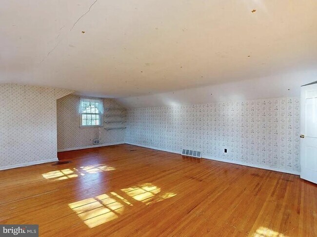 Building Photo - 213 Wayne Dr