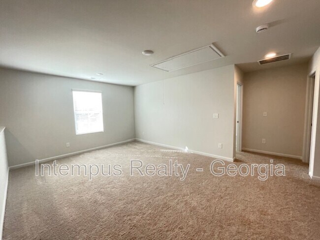 Building Photo - 693 Summerwood Ln