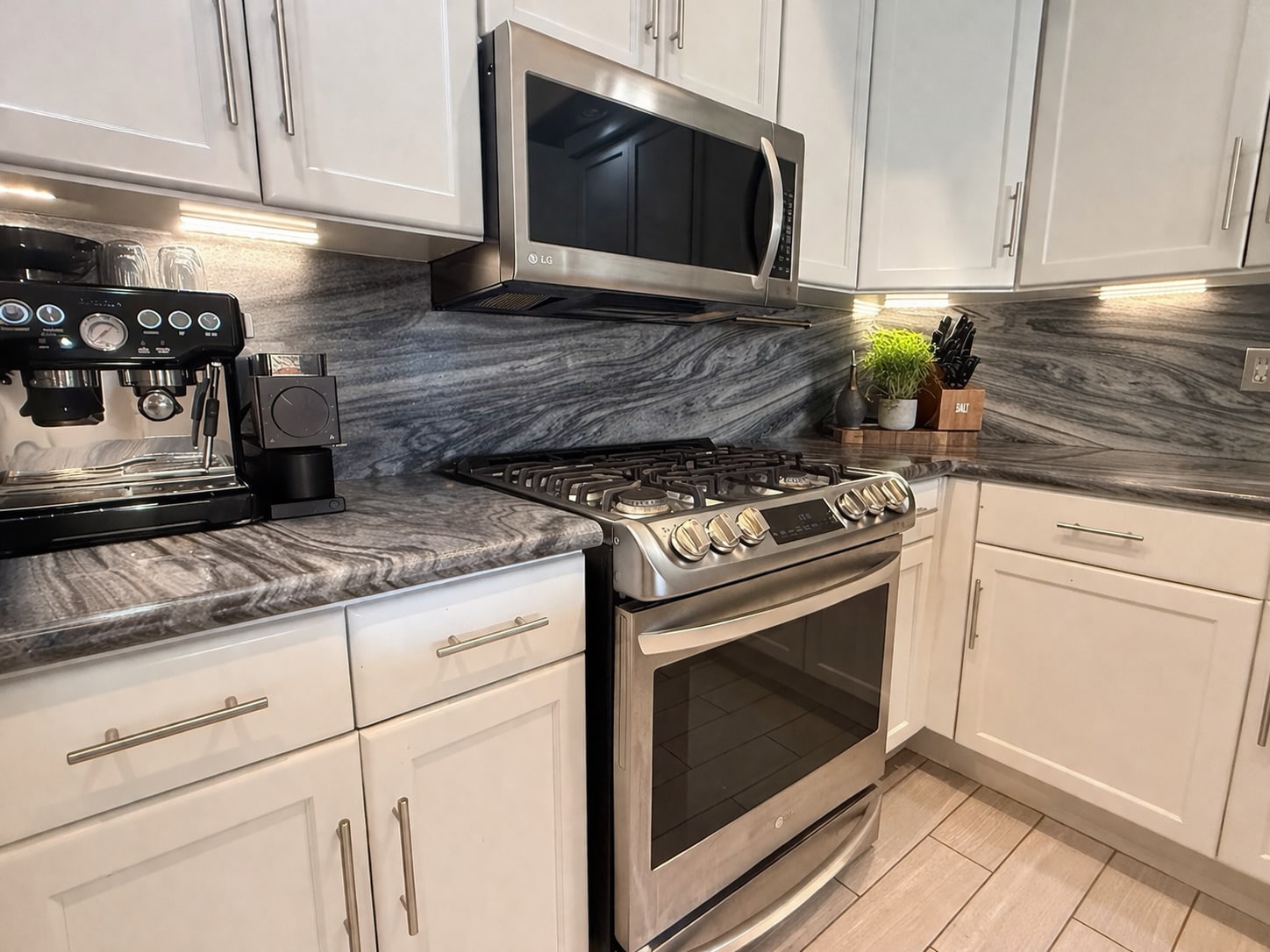 Building Photo - 7629 Valley Green Dr