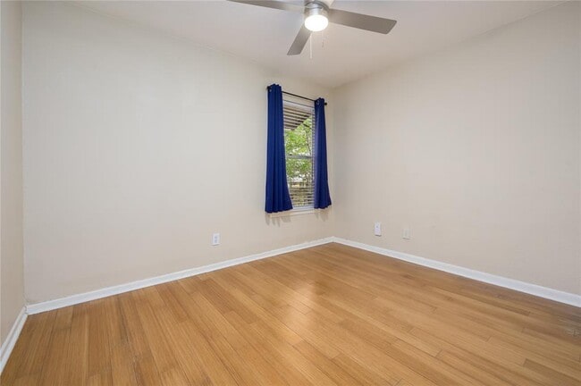 Building Photo - 3204 Menchaca Rd