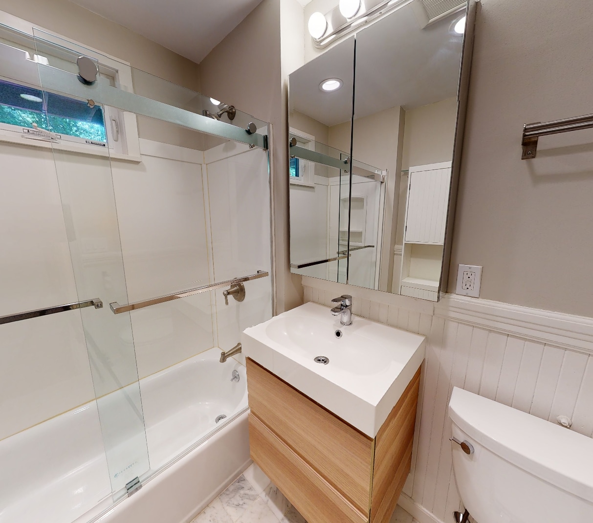 Building Photo - 107 Oxford St