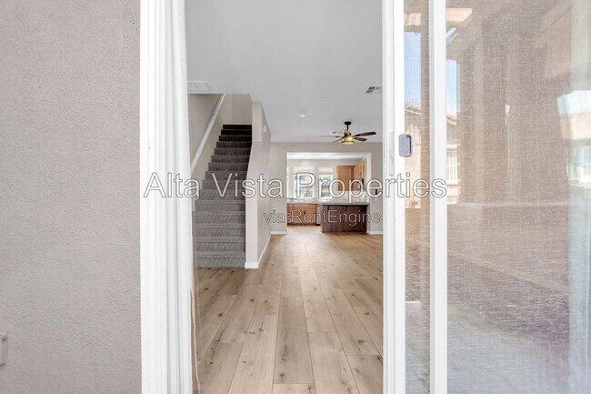 Building Photo - 16912 Laurel Hill Ln