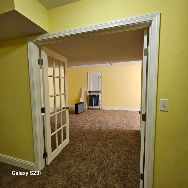 Building Photo - 3 Bd 2 Ba with Lake view!