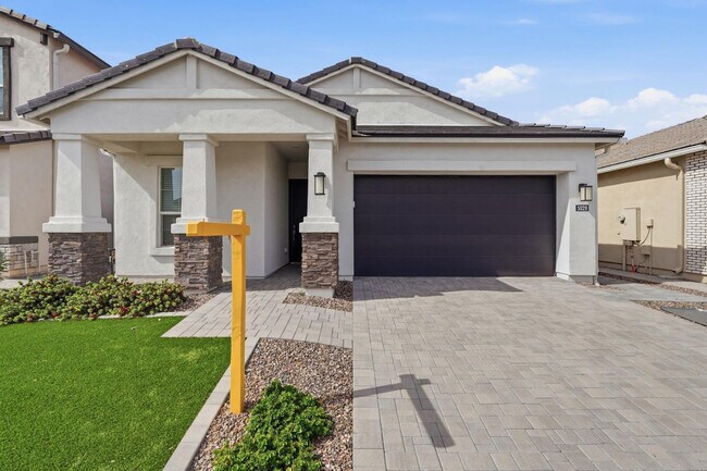 Building Photo - 5028 E Shady Glen Ave