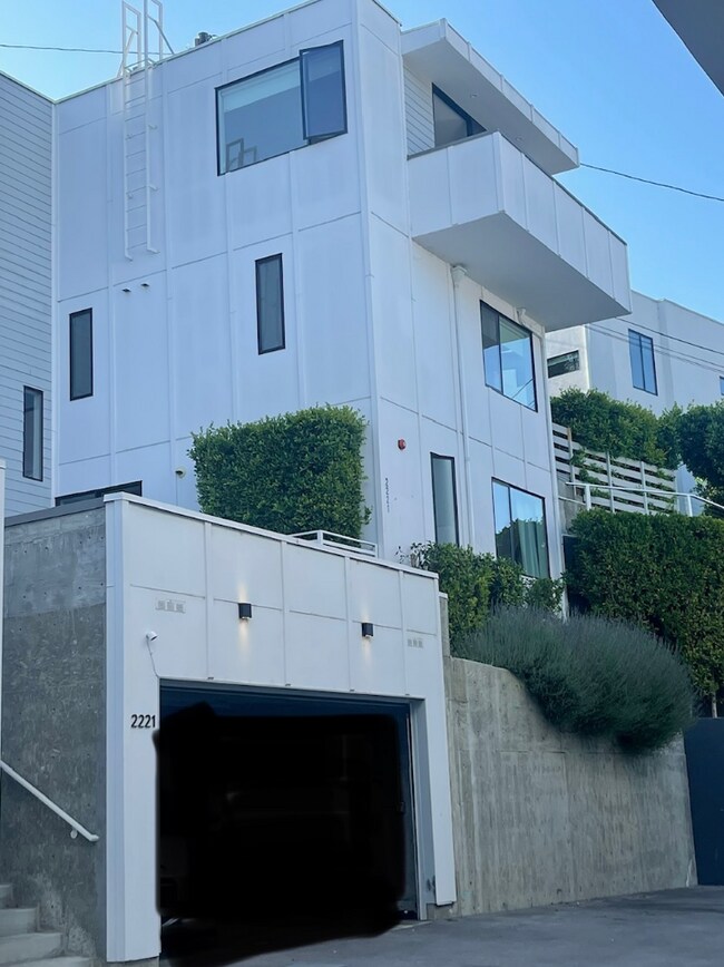 Building Photo - 2221 Jerome Way