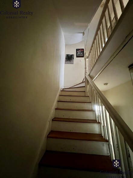 Building Photo - 40 Hooker St