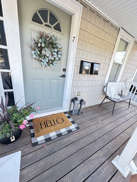 Porch - 7 Race St