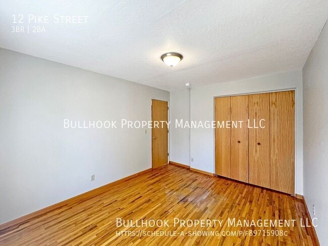Building Photo - 12 Pike St