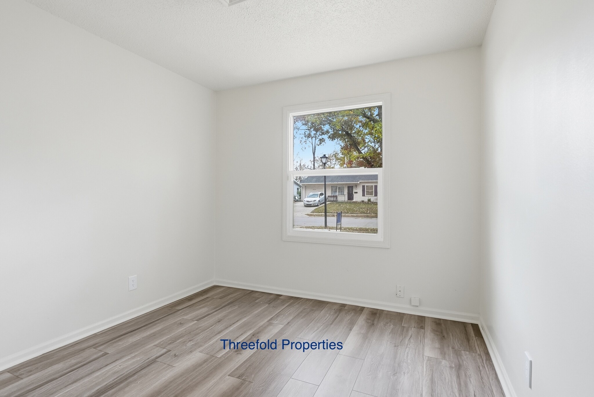 Building Photo - 1107 Larch Ln