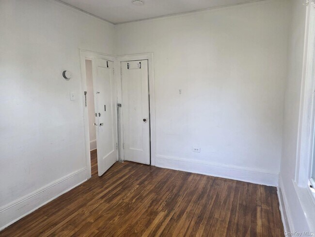 Building Photo - 420 Bedford Ave