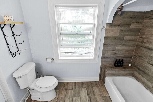 Building Photo - 3321 Charleston St