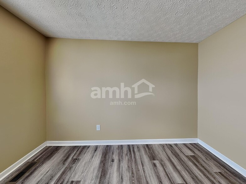 Building Photo - 4433 Greensbury Dr