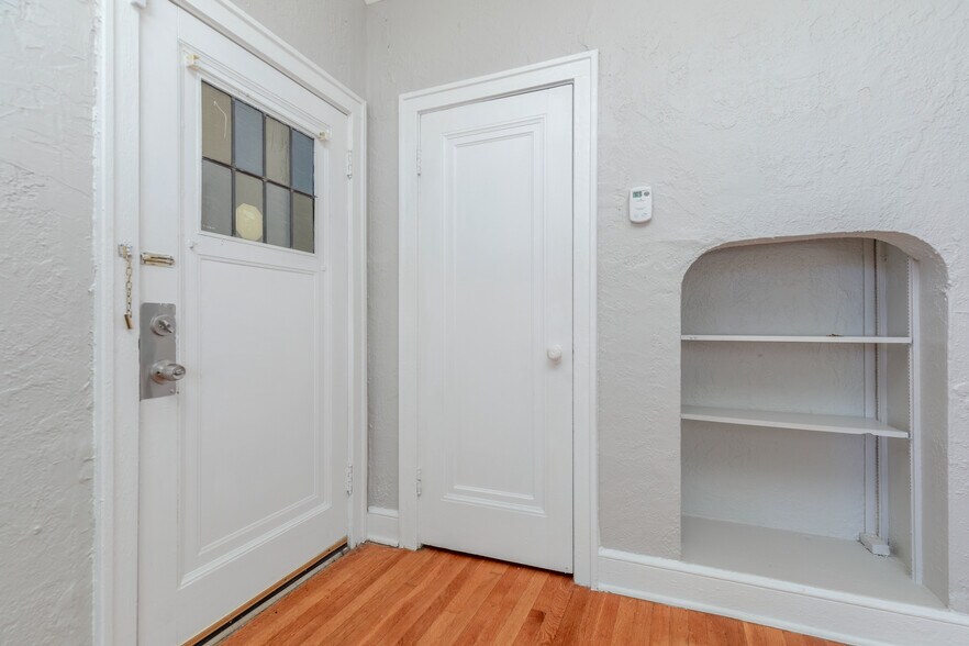 Building Photo - 7234 Amherst Ave