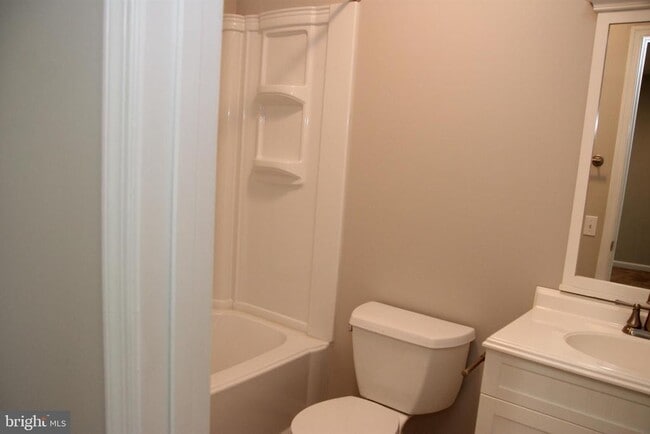 Building Photo - 157 Hudson Dr