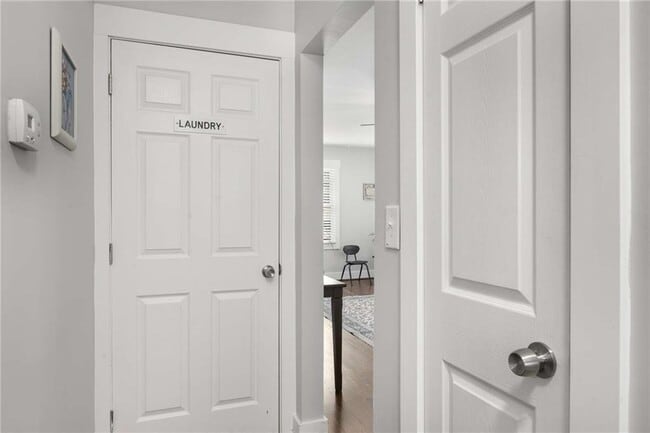 Building Photo - 2046 Settle Cir SE