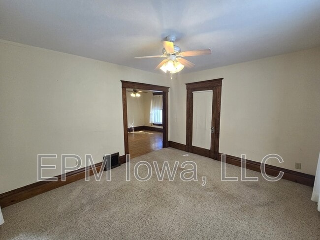 Building Photo - 212 Randall St