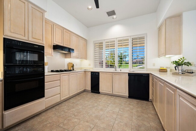 Building Photo - 149 Rainbird Cir