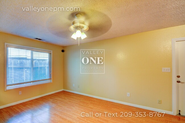 Building Photo - Experience Pet-Friendly Resort Living! Fea...