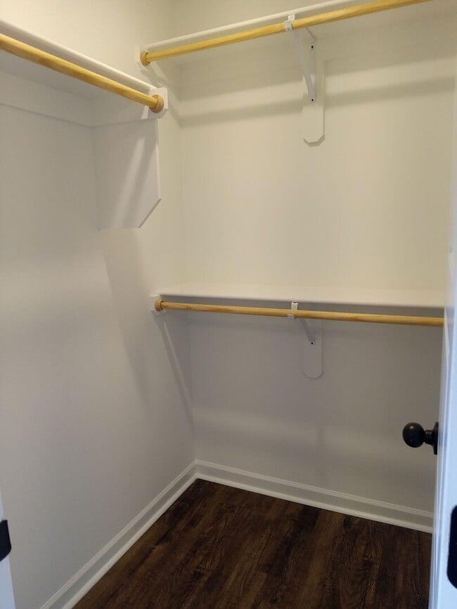 Building Photo - 712 Short Leaf