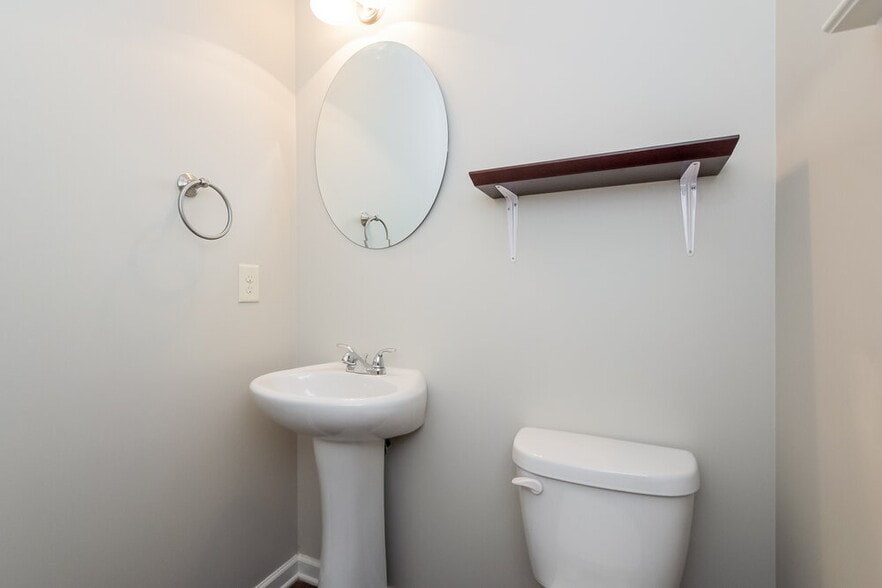 Building Photo - 68 Teramont Ct