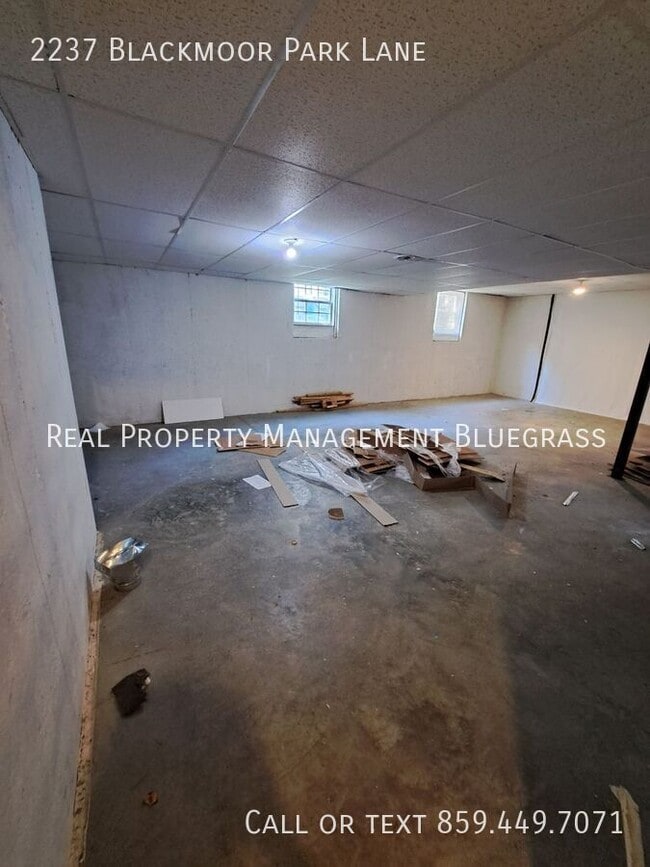 Building Photo - 2237 Blackmoor Park Ln