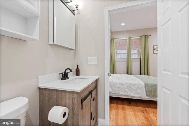 Building Photo - 2219 E Chase St