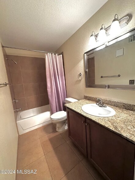 Building Photo - 7255 E Snyder Rd