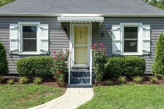 Building Photo - Cute and Cozy Home in Cleveland Park, Walk to Mas Tacos and The Pharmacy, Minutes to Five Points,...