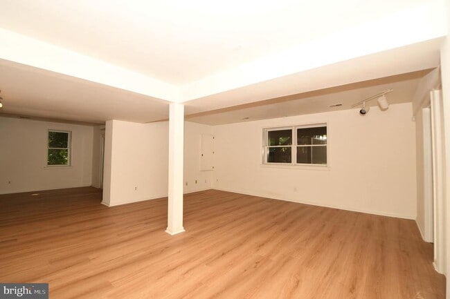 Building Photo - 26 Holly Leaf Ct