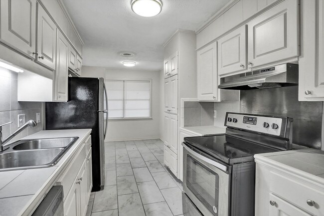 Building Photo - Beautiful Home in Jackson!