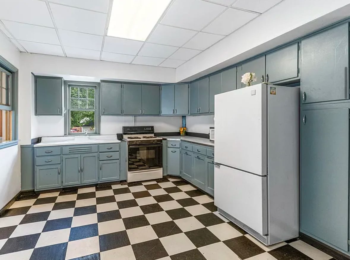 Building Photo - 2628 Quincy St NE