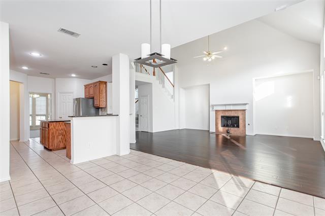 Building Photo - 915 Falcon Trail