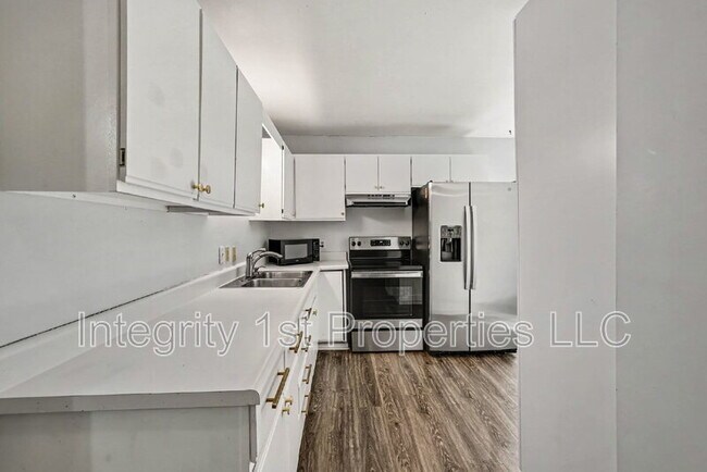 Building Photo - 3638 Genessee St