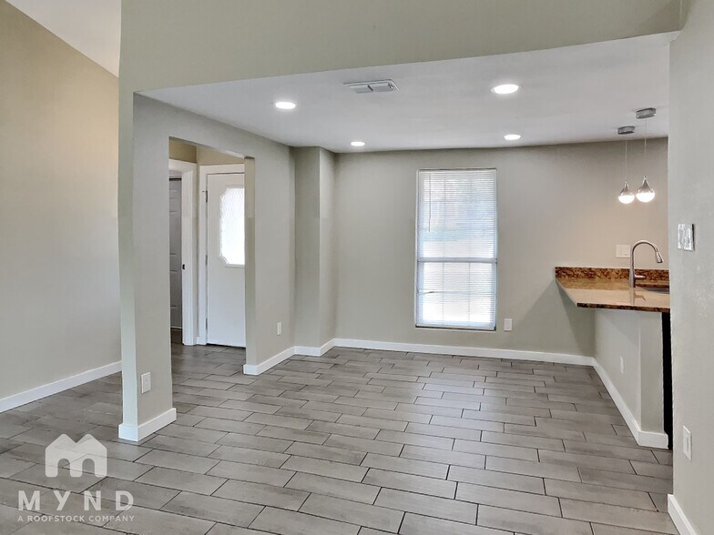 Building Photo - 3732 Farm Field Ln