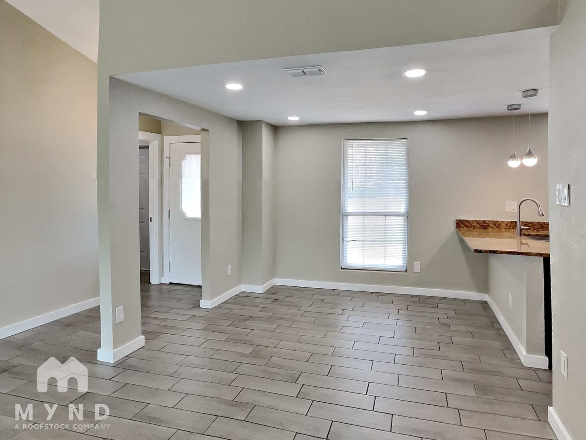 Building Photo - 3732 Farm Field Ln