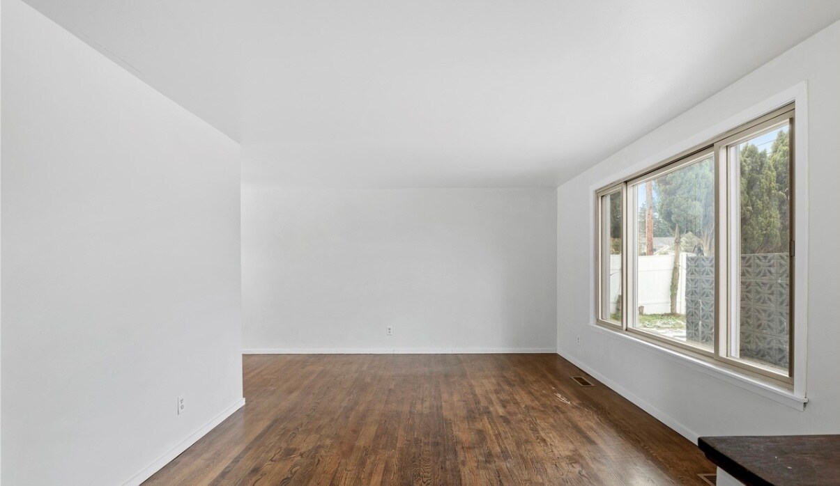 Building Photo - 26510 19th Pl S