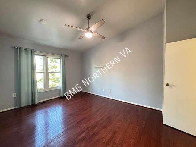 Building Photo - 7343 Rokeby Dr
