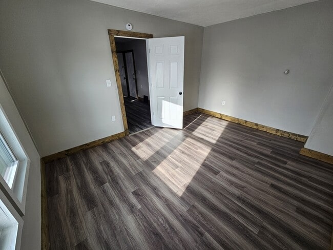 Building Photo - 3242 W 92nd St