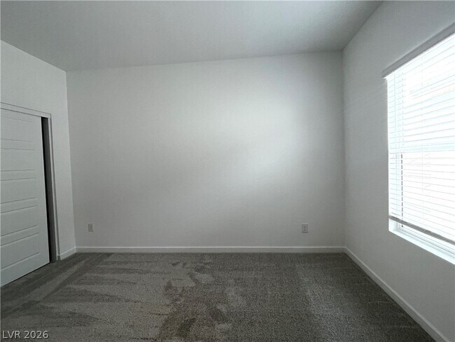 Building Photo - 6841 Chargehand Ave