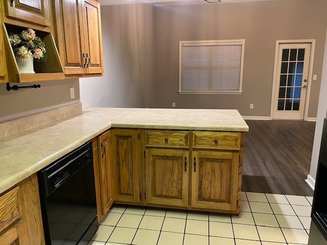Kitchen open to family room and dining area - 333 Mount Vernon Dr