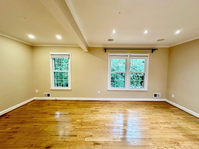 Building Photo - 2453 Alsop Ct