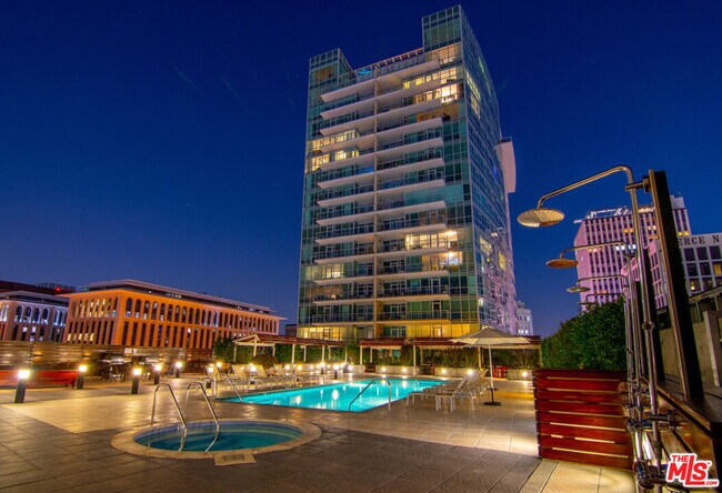 Building Photo - 3785 Wilshire Blvd
